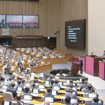 교권회복 4법 본회의 통과…무분별 아동학대 신고·직위해제 방지한다