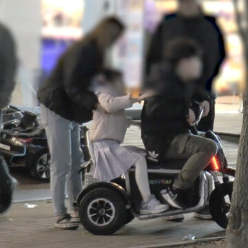 [청소년기자단] 공원 활보하는 어린이 전동차…’불안불안’